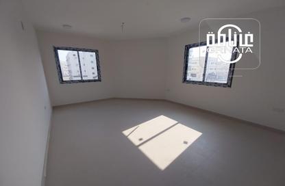 Whole Building - 7+ Bedrooms - 7+ Bathrooms for rent in Tubli - Central Governorate