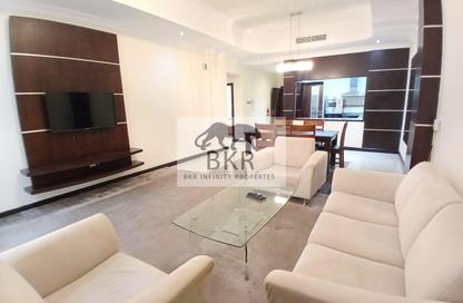 Apartment - 2 Bedrooms - 2 Bathrooms for rent in Seef - Capital Governorate