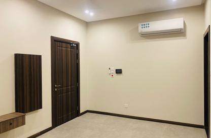 Apartment - 1 Bedroom - 1 Bathroom for rent in Al Juffair - Capital Governorate