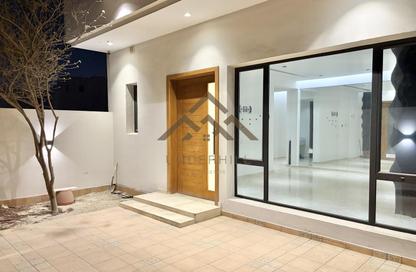 Villa - 3 - 5 for sale in Saar - Northern Governorate Villa - 3 - 5 for sale in Saar - Northern Governorate