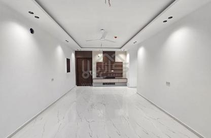 Apartment - 5 Bedrooms - 5 Bathrooms for sale in Hidd - Muharraq Governorate