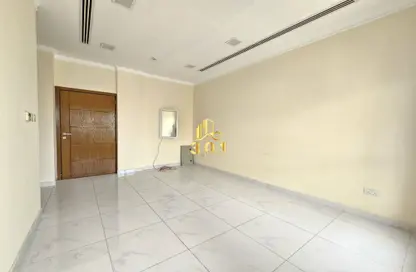 Apartment - 3 Bedrooms - 2 Bathrooms for rent in Tubli - Central Governorate