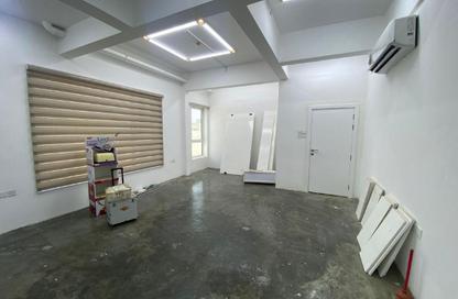 Office Space - 3 Bedrooms - 2 Bathrooms for rent in Bilad Al Qadeem - Manama - Capital Governorate