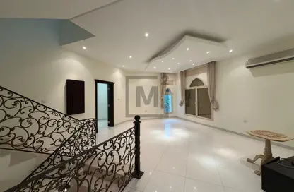Villa - 4 Bedrooms - 5 Bathrooms for rent in Busaiteen - Muharraq Governorate