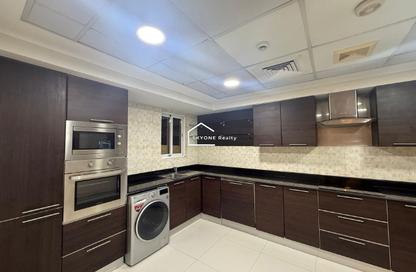 Apartment - 3 Bedrooms - 4 Bathrooms for rent in Al Juffair - Capital Governorate