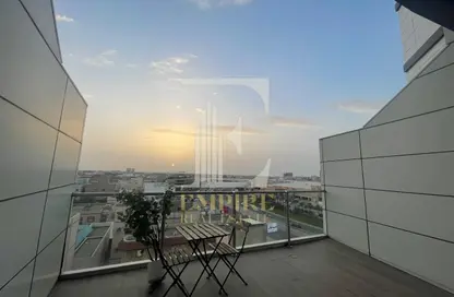 Apartment - 1 Bedroom - 2 Bathrooms for rent in Sanabis - Manama - Capital Governorate