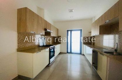 Apartment - 2 Bedrooms - 3 Bathrooms for rent in Al Burhama - Manama - Capital Governorate