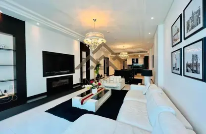 Apartment - 3 Bedrooms - 4 Bathrooms for rent in Al Juffair - Capital Governorate