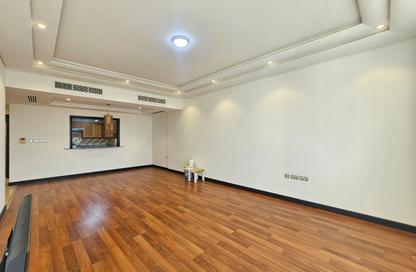 Apartment - 2 - 3 for rent in Abraj Al Lulu - Manama - Capital Governorate Apartment - 2 - 3 for rent in Abraj Al Lulu - Manama - Capital Governorate