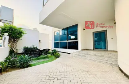Villa - 5 Bedrooms - 6 Bathrooms for rent in Zinj - Manama - Capital Governorate Villa - 5 Bedrooms - 6 Bathrooms for rent in Zinj - Manama - Capital Governorate
