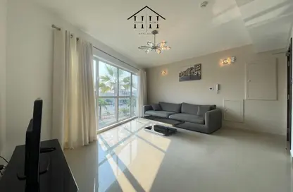 شقة - غرفة نوم - 1 حمام للايجار في شارع أمواج - أمواج - المحرق