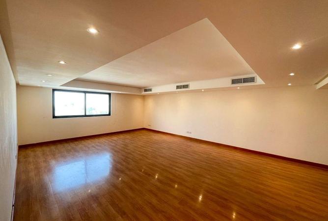 990462 - Property Image 2