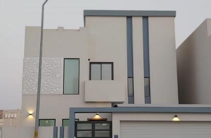 Villa - 4 Bedrooms - 5 Bathrooms for rent in Hamad Town - Northern Governorate