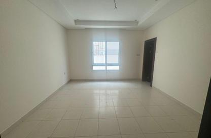Apartment - 3 Bedrooms - 3 Bathrooms for rent in Tubli - Central Governorate