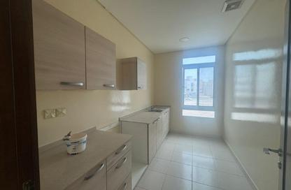 Apartment - 3 Bedrooms - 3 Bathrooms for rent in Tubli - Central Governorate
