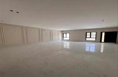 Villa - 4 Bedrooms - 5 Bathrooms for sale in Hamad Town - Northern Governorate