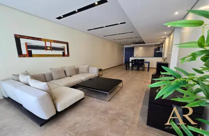 Apartment - 1 Bedroom - 1 Bathroom for rent in Sanabis - Manama - Capital Governorate