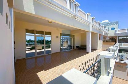 Compound - 2 Bedrooms - 3 Bathrooms for rent in Janabiya - Northern Governorate