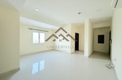 Apartment - 3 Bedrooms - 4 Bathrooms for rent in Busaiteen - Muharraq Governorate