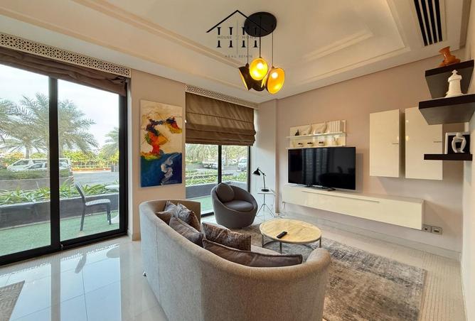 990352 - Property Image 2