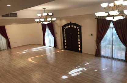 Villa - 6 Bedrooms - 5 Bathrooms for rent in Saar - Northern Governorate