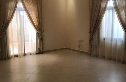 Villa - 6 Bedrooms - 5 Bathrooms for rent in Saar - Northern Governorate