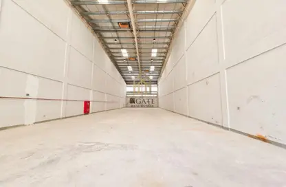 مستودع - استوديو - 1 حمام للايجار في سترة - المحافظة الوسطى