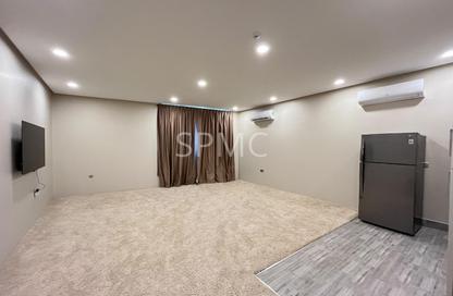 Apartment - Studio - 1 Bathroom for rent in Saar - Northern Governorate
