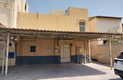 Villa - Studio - 4 Bathrooms for sale in Arad - Muharraq Governorate