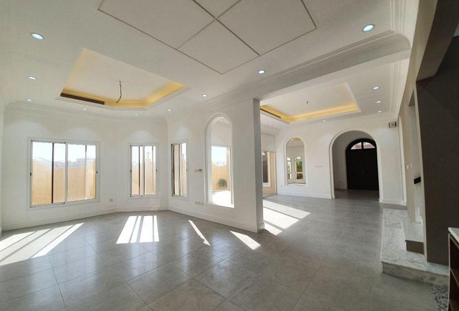 1002845 - Property Image 2