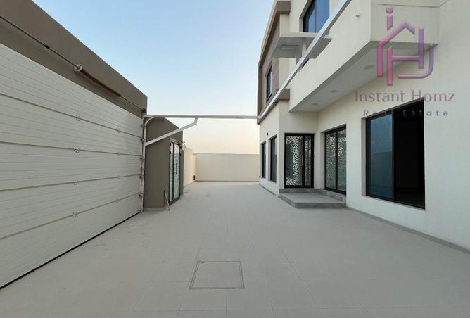 999911 - Property Image 2