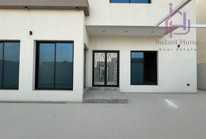 999911 - Property Image 3