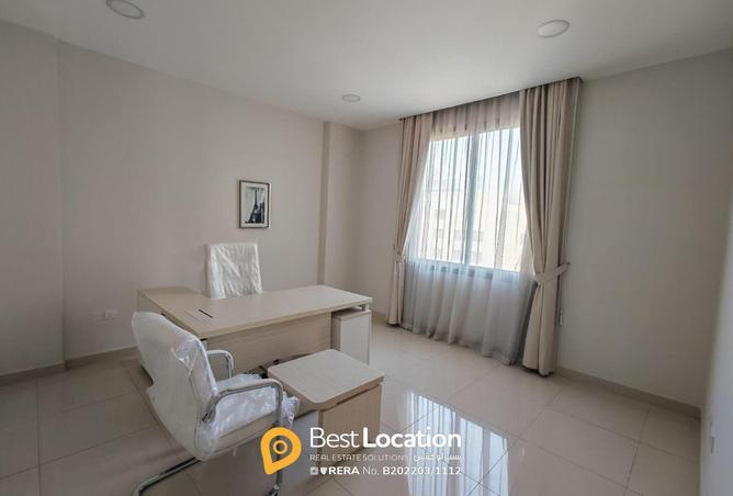 989687 - Property Main Image