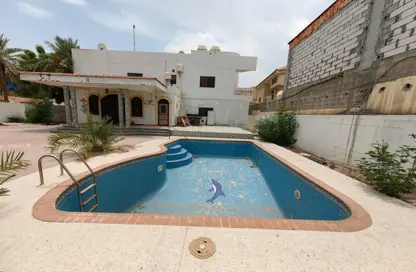 Apartment - 5 Bedrooms - 6 Bathrooms for rent in Mahooz - Manama - Capital Governorate