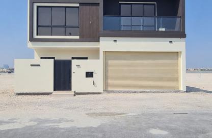 Villa - 5 - 6 for sale in Arad - Muharraq Governorate Villa - 5 - 6 for sale in Arad - Muharraq Governorate