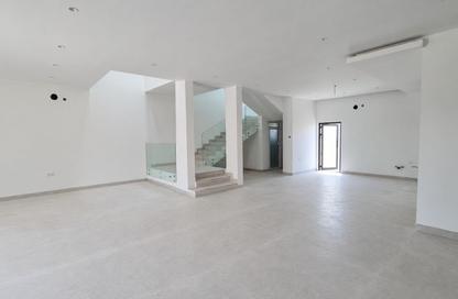 Villa - 5 - 6 for sale in Arad - Muharraq Governorate Villa - 5 - 6 for sale in Arad - Muharraq Governorate