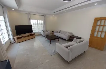 فيلا - 4 غرف نوم - 3 حمامات للايجار في الجفير - محافظة العاصمة