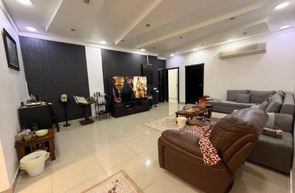 Villa - 7+ Bedrooms - 7+ Bathrooms for sale in Hamad Town - Northern Governorate
