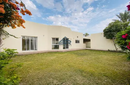 مجمع سكني - 3 غرف نوم - 2 حمامات للايجار في الجنبية - المحافظة الشمالية