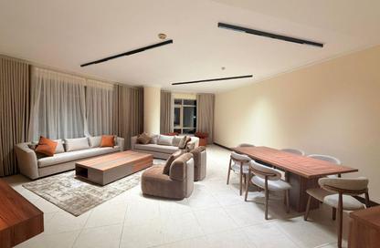 Apartment - 3 Bedrooms - 4 Bathrooms for rent in Al Juffair - Capital Governorate
