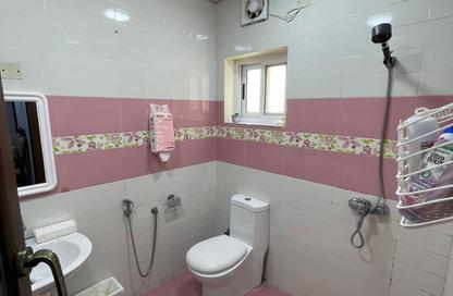 Whole Building - 5 Bedrooms - 5 Bathrooms for sale in Shahrakan - Northern Governorate
