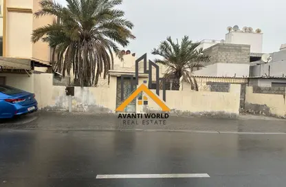 Villa - 4 Bedrooms - 3 Bathrooms for sale in Isa Town - Central Governorate