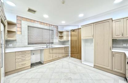 Apartment - 2 Bedrooms - 3 Bathrooms for rent in Um Al Hasam - Manama - Capital Governorate