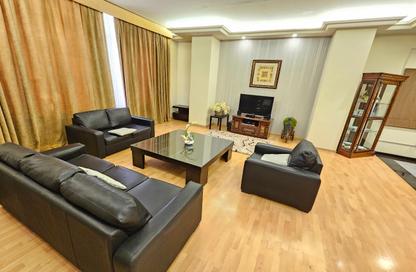 Apartment - 2 Bedrooms - 2 Bathrooms for rent in Al Juffair - Capital Governorate