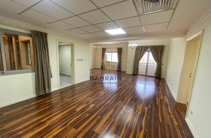 Apartment - 2 Bedrooms - 2 Bathrooms for rent in Um Al Hasam - Manama - Capital Governorate