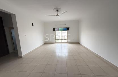 Apartment - 3 Bedrooms - 2 Bathrooms for rent in Tubli - Central Governorate