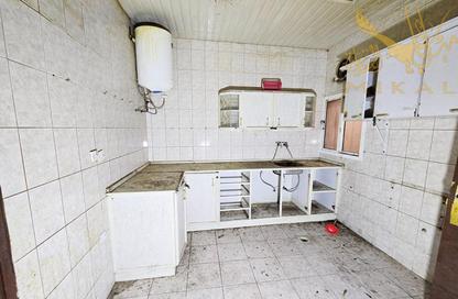 Apartment - 4 Bedrooms - 2 Bathrooms for rent in Jidhafs - Northern Governorate