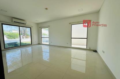 Villa - 3 - 3 for rent in Maqabah - Northern Governorate