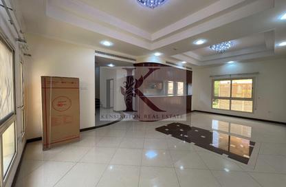 Compound - 4 Bedrooms - 4 Bathrooms for rent in Saar - Northern Governorate
