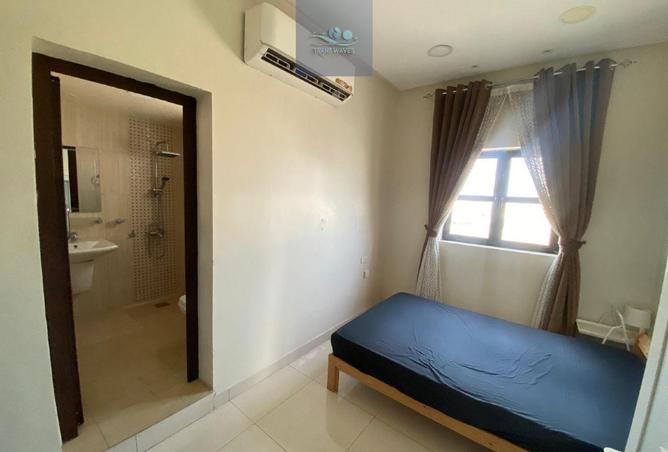 988549 - Property Image 2